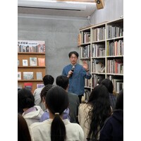 王瑞婷老師「藝術與視覺文化導論」課程講座
藝術家/Lightbox攝影圖書室負責人曹良賓主講